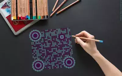 QRcodeLab qr generator and image editor - flower QR image like being hand drawn with color pencils