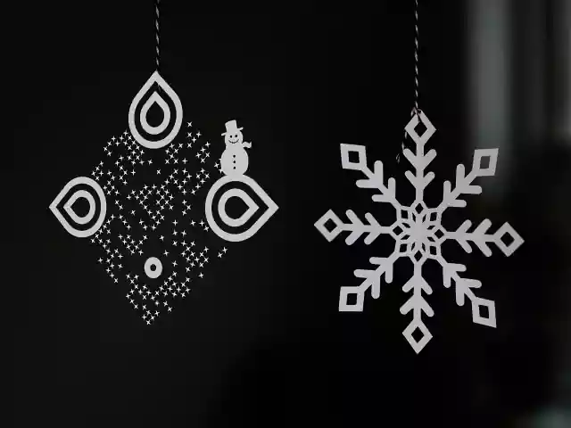 online qr code generator - winter xmas QR code with snowman snowflake and stars